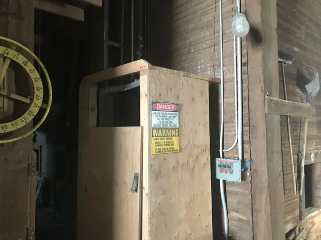 Manlift inside the grain elevator
